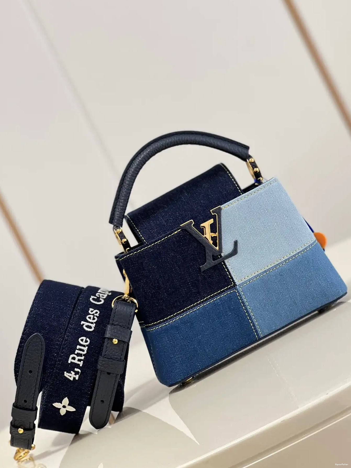 VUITTON LOUIS CAPUCINES MINI 0628